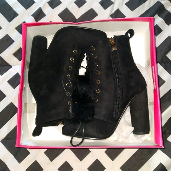 Catherine Malandrino Shoes - NEW. High heel 👠 boots